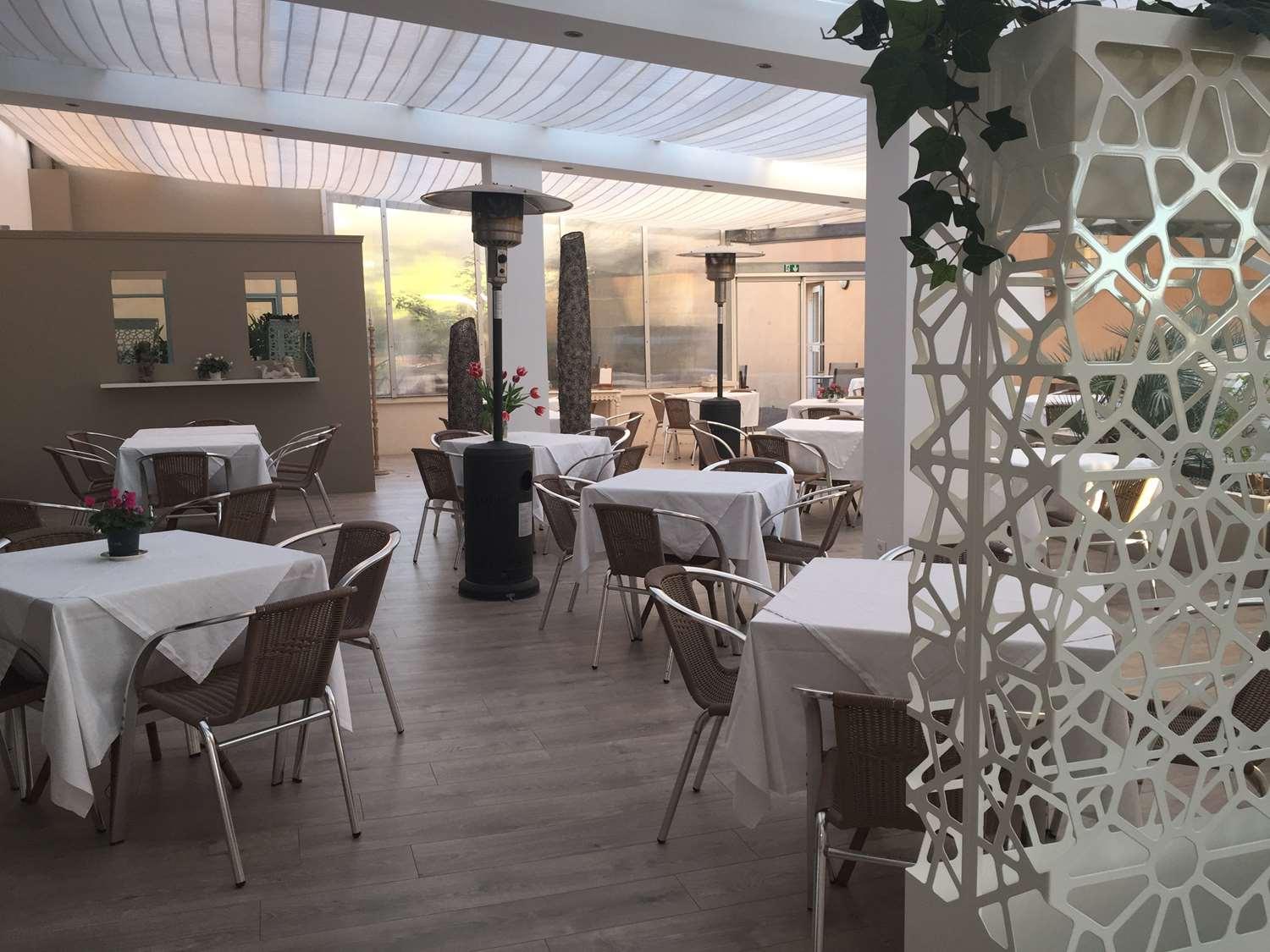 Hotel Sanary, Soleil Et Jardin - Renovation Hiver 2024-25
