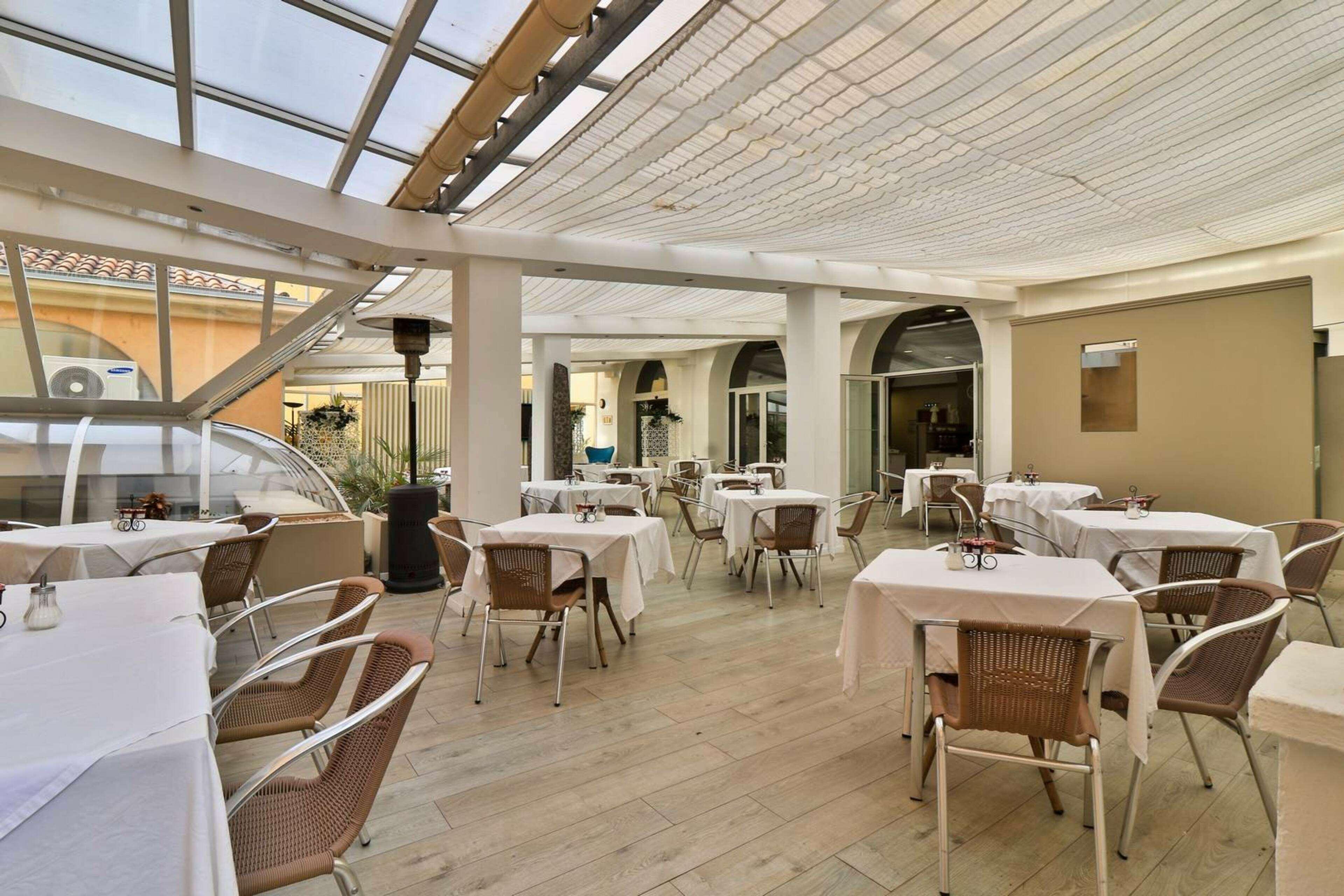 Hotel Sanary, Soleil Et Jardin - Renovation Hiver 2024-25
