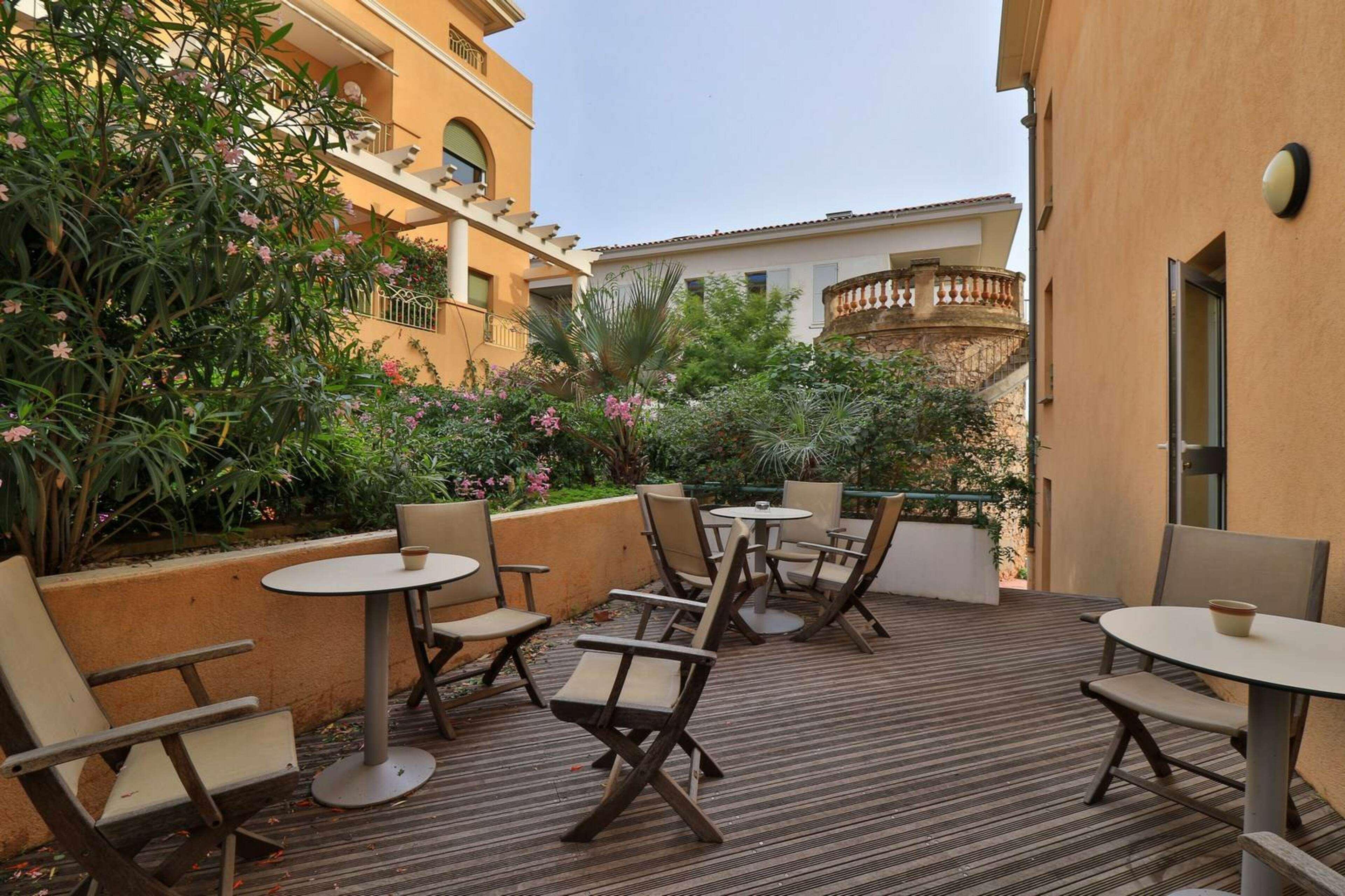 Hotel Sanary, Soleil Et Jardin - Renovation Hiver 2024-25 4*